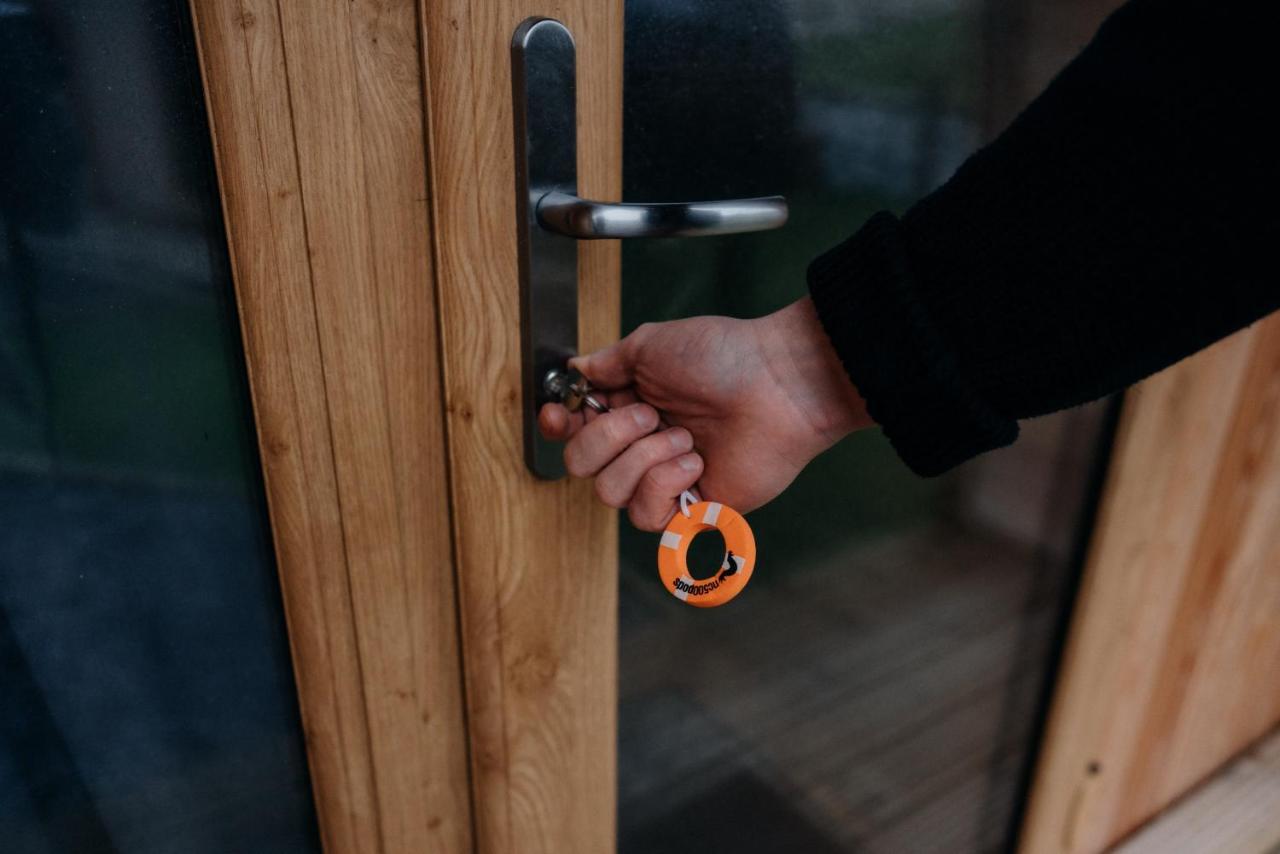 North Coast 500 Pods Hotel Achmelvich Bagian luar foto