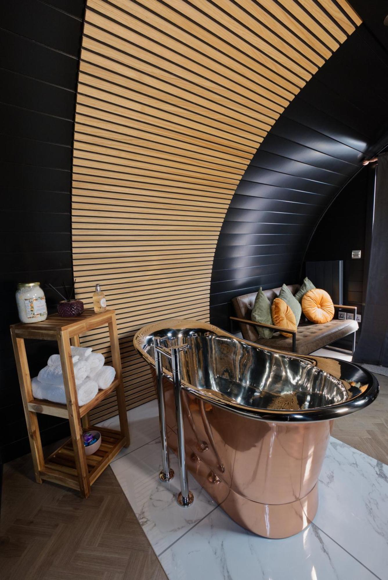 North Coast 500 Pods Hotel Achmelvich Bagian luar foto