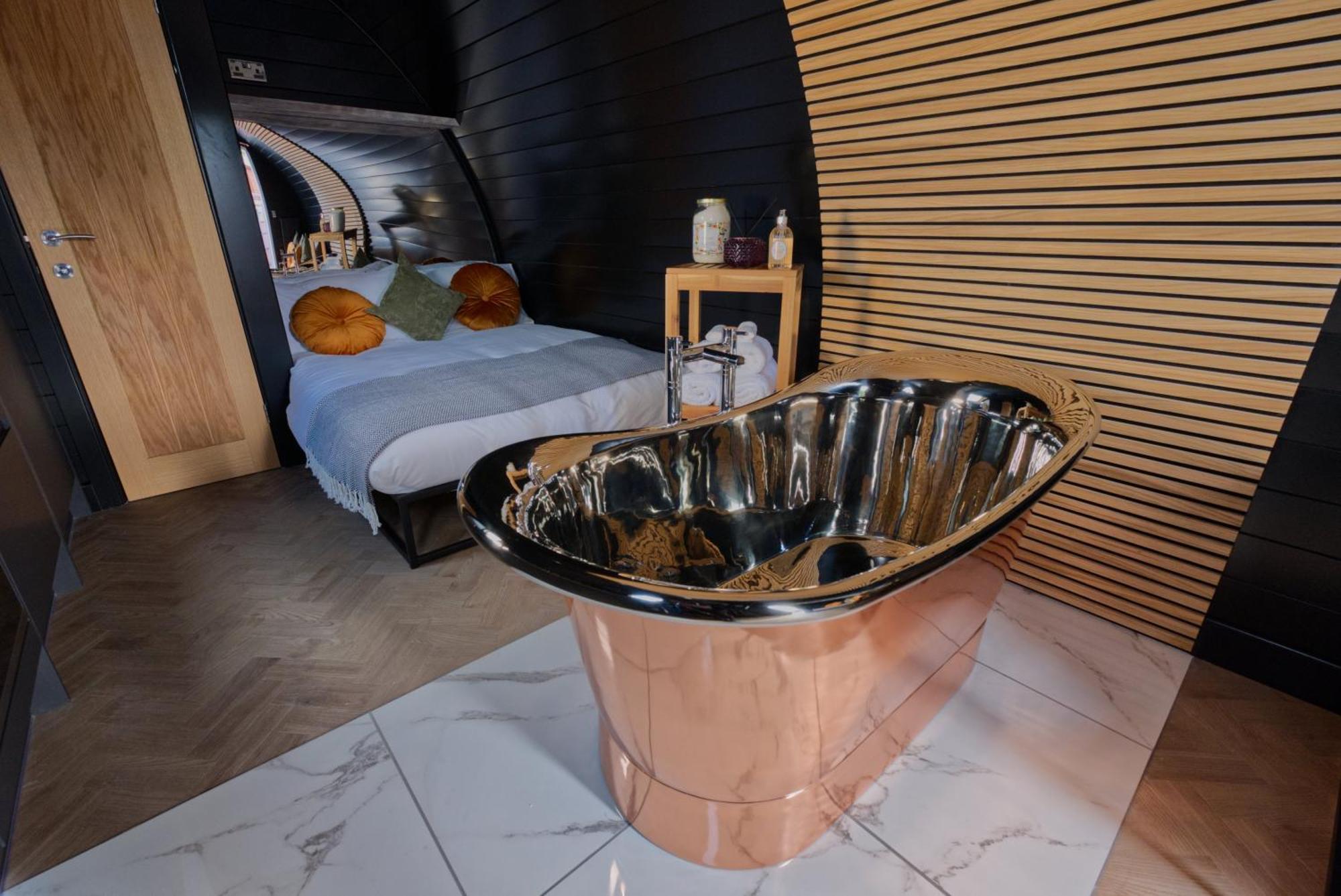 North Coast 500 Pods Hotel Achmelvich Bagian luar foto