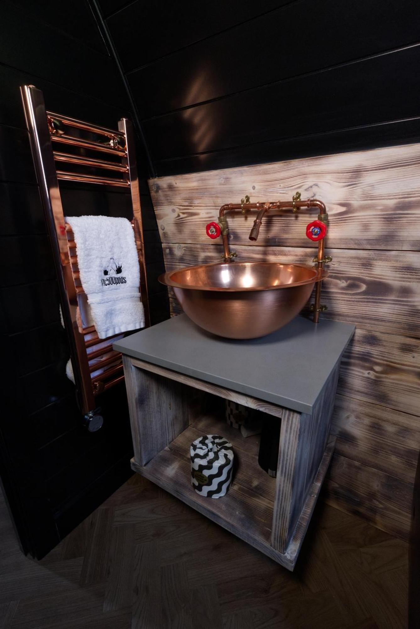 North Coast 500 Pods Hotel Achmelvich Bagian luar foto