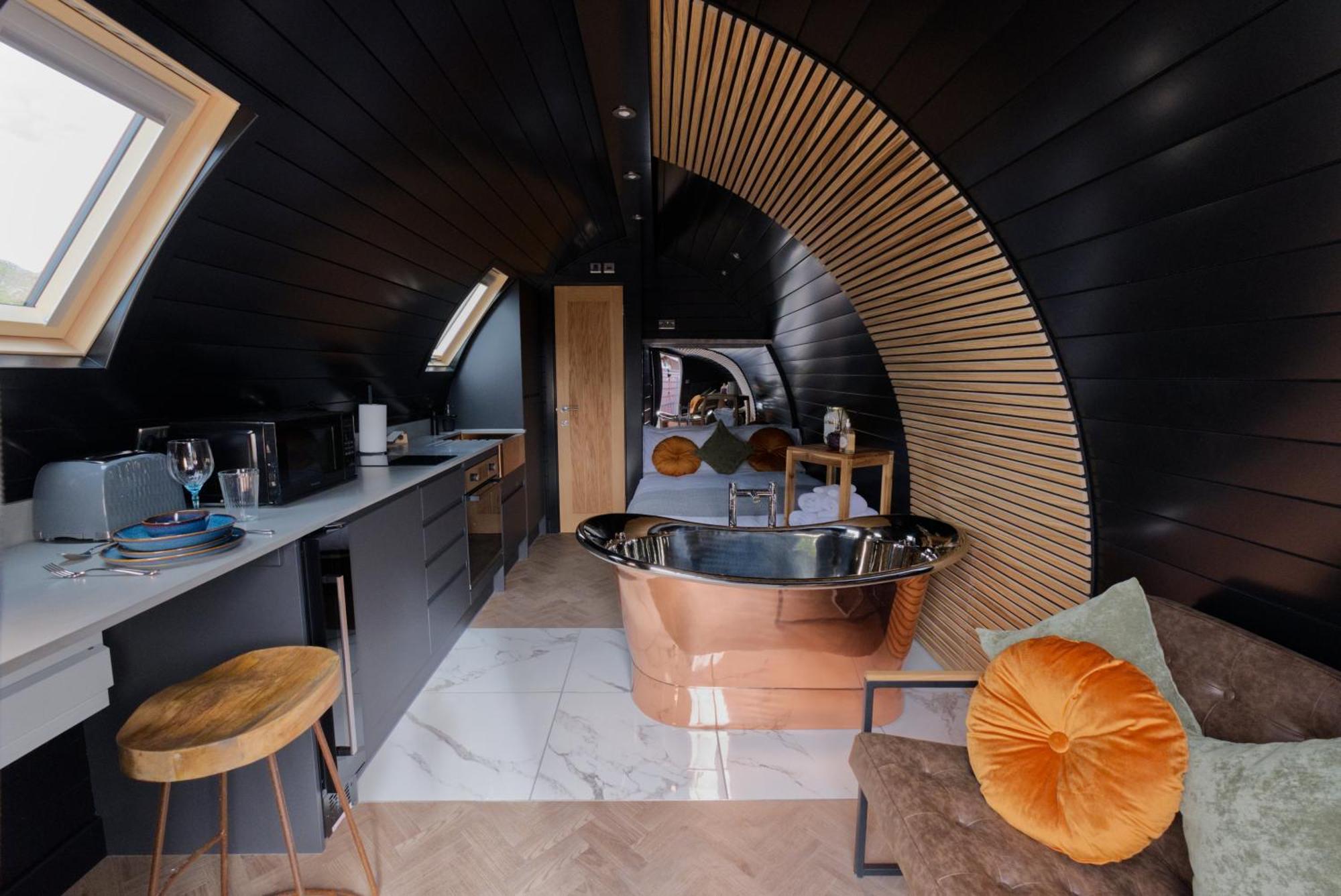 North Coast 500 Pods Hotel Achmelvich Bagian luar foto